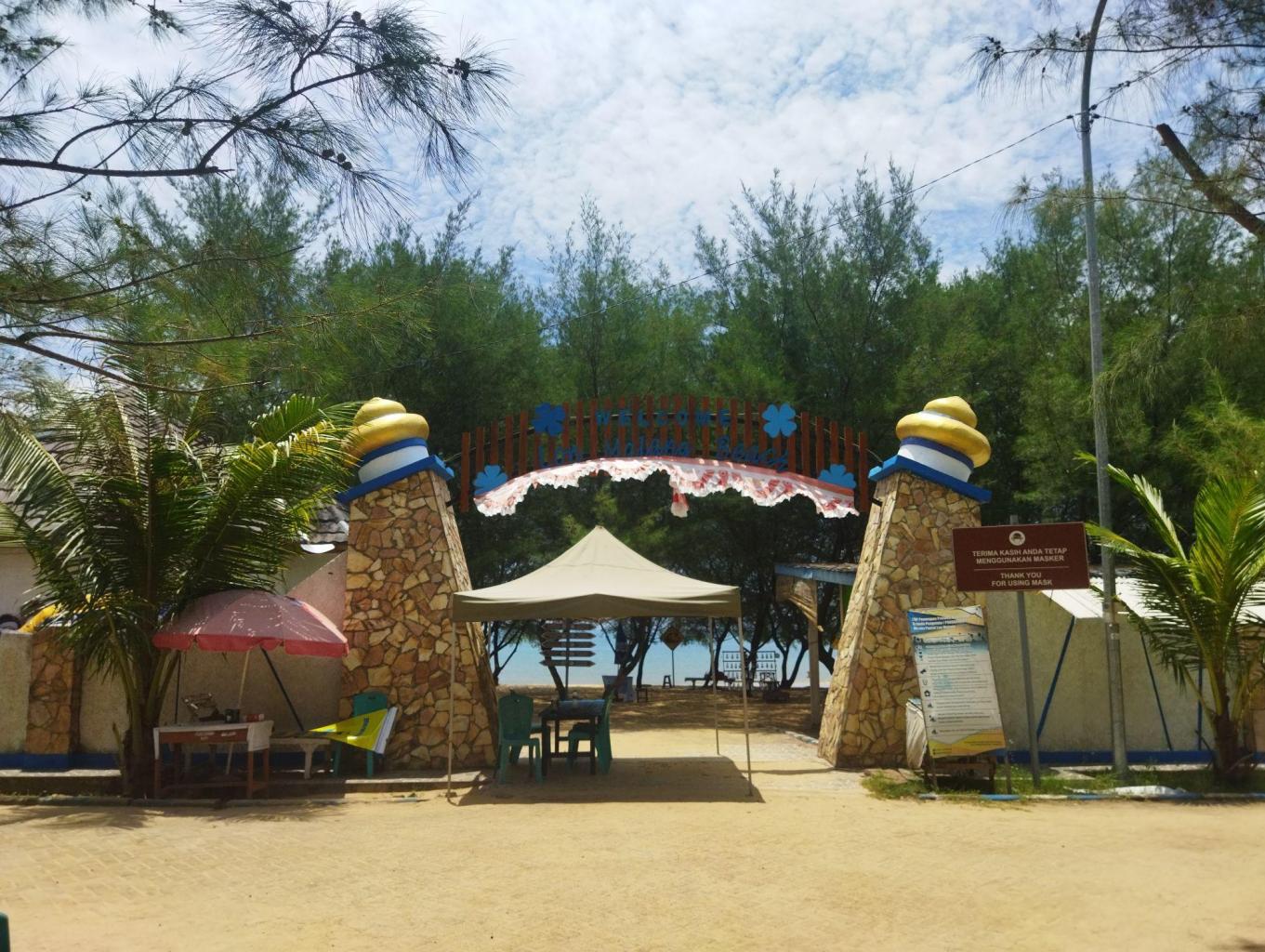 Pantai Lon Malang