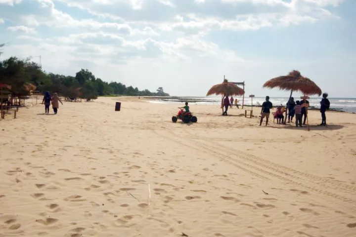 Pantai Lon Malang
